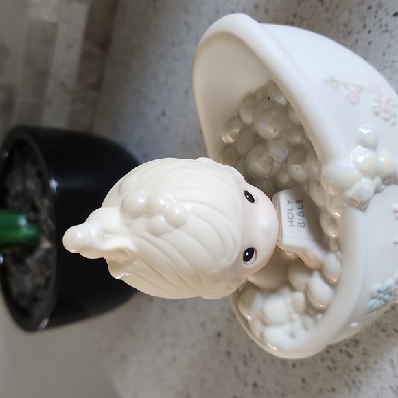 Precious Moments figurine - Picture 3 of 10